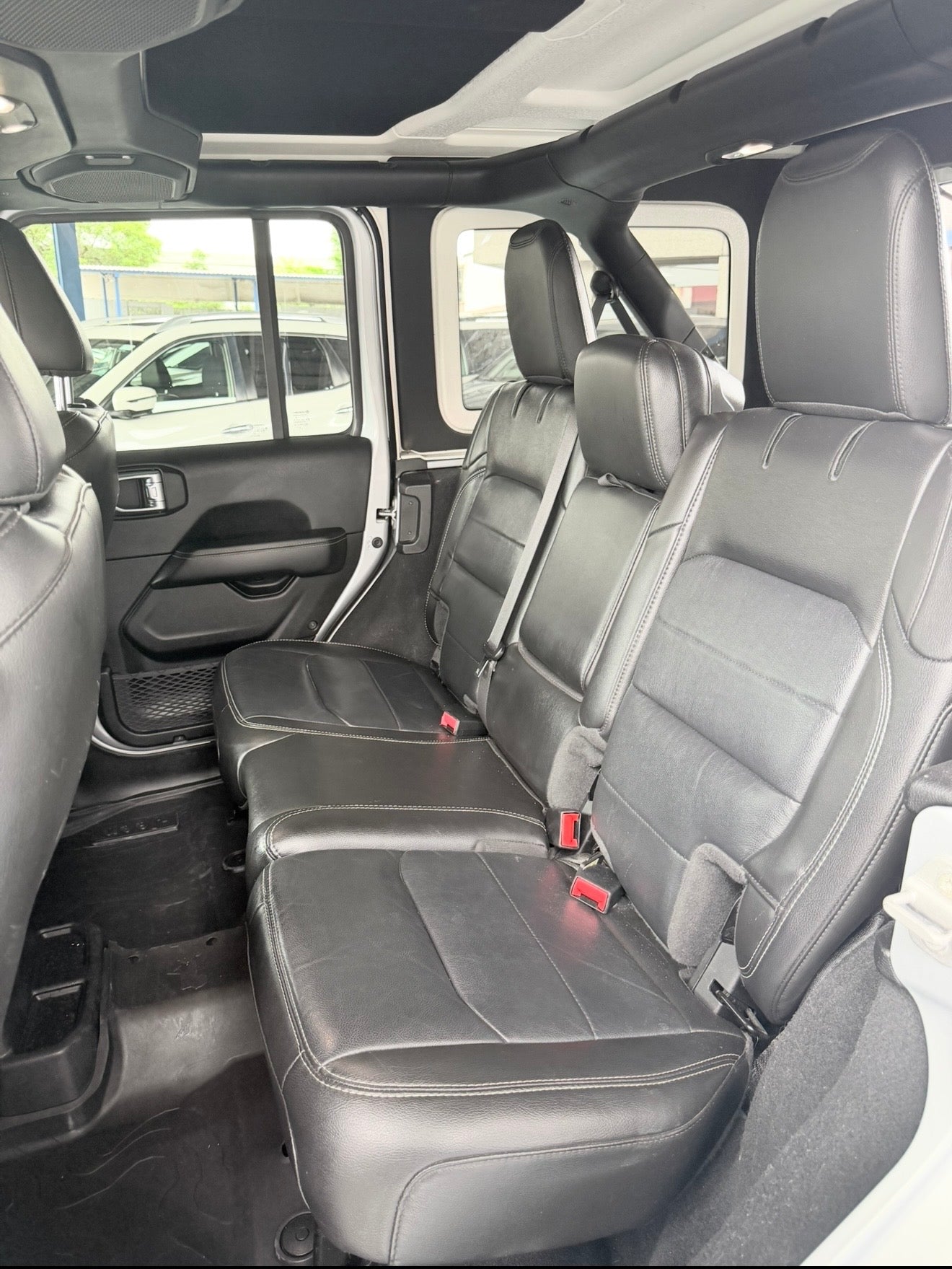 Jeep Wrangler Sahara 2023